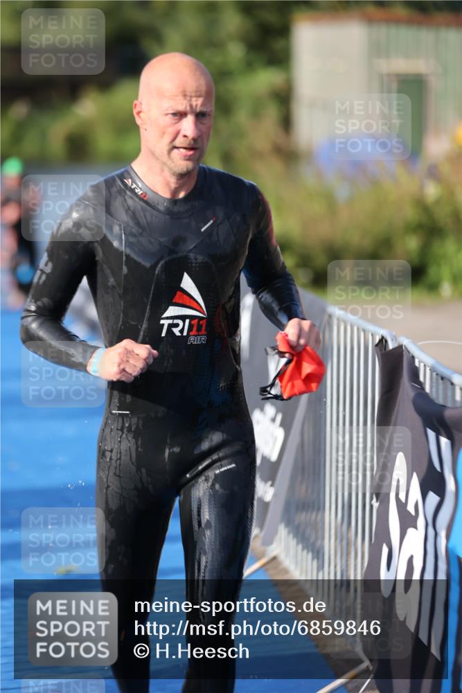 25.08.2024 - Elbe Triathlon Hamburg H.Heesch http://msf.ph/oto/6859846 25.08.2024 09:13:24 Schwimmen 220, 340, 342, 410, 443 meine-sportfotos.de
