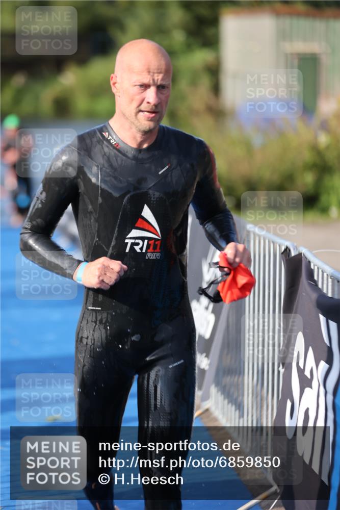 25.08.2024 - Elbe Triathlon Hamburg H.Heesch http://msf.ph/oto/6859850 25.08.2024 09:13:24 Schwimmen 220, 340, 342, 410, 443 meine-sportfotos.de