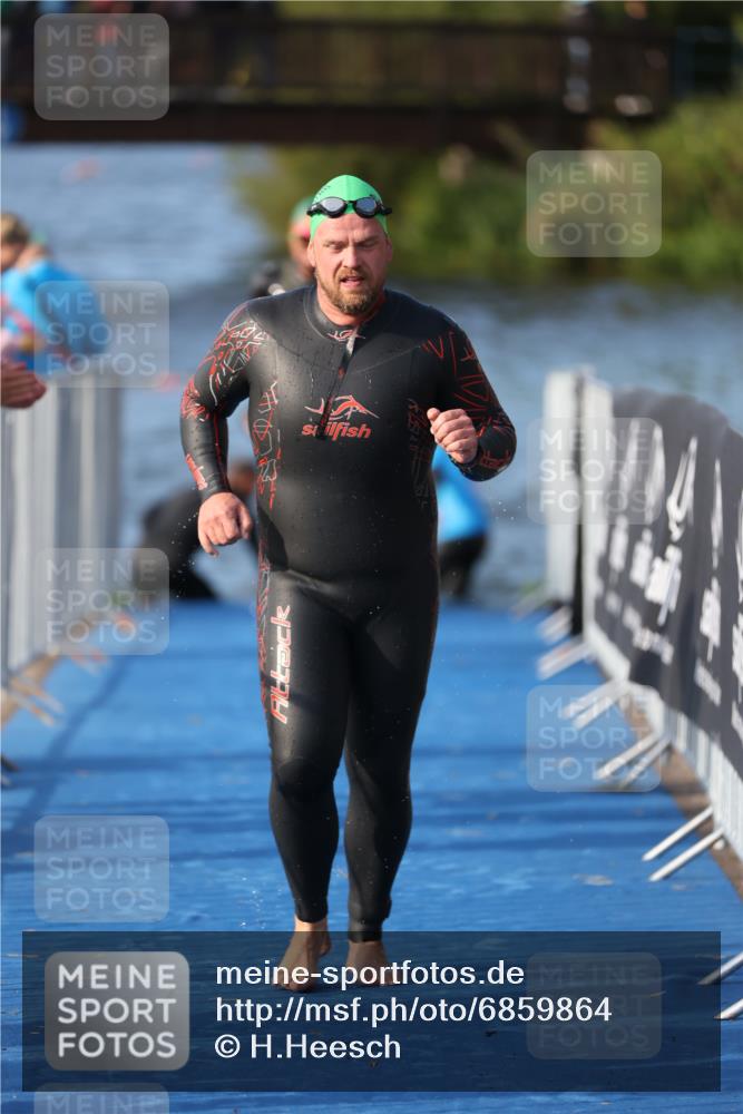 25.08.2024 - Elbe Triathlon Hamburg H.Heesch http://msf.ph/oto/6859864 25.08.2024 09:13:31 Schwimmen 220, 340, 342, 408, 410, 443 meine-sportfotos.de