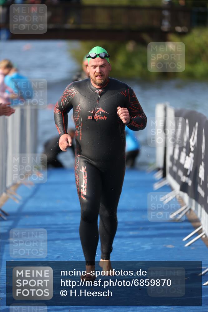 25.08.2024 - Elbe Triathlon Hamburg H.Heesch http://msf.ph/oto/6859870 25.08.2024 09:13:31 Schwimmen 220, 340, 342, 408, 410, 443 meine-sportfotos.de