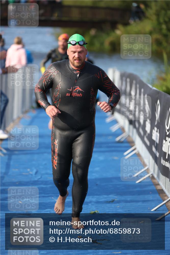 25.08.2024 - Elbe Triathlon Hamburg H.Heesch http://msf.ph/oto/6859873 25.08.2024 09:13:32 Schwimmen 220, 340, 342, 408, 410, 443 meine-sportfotos.de
