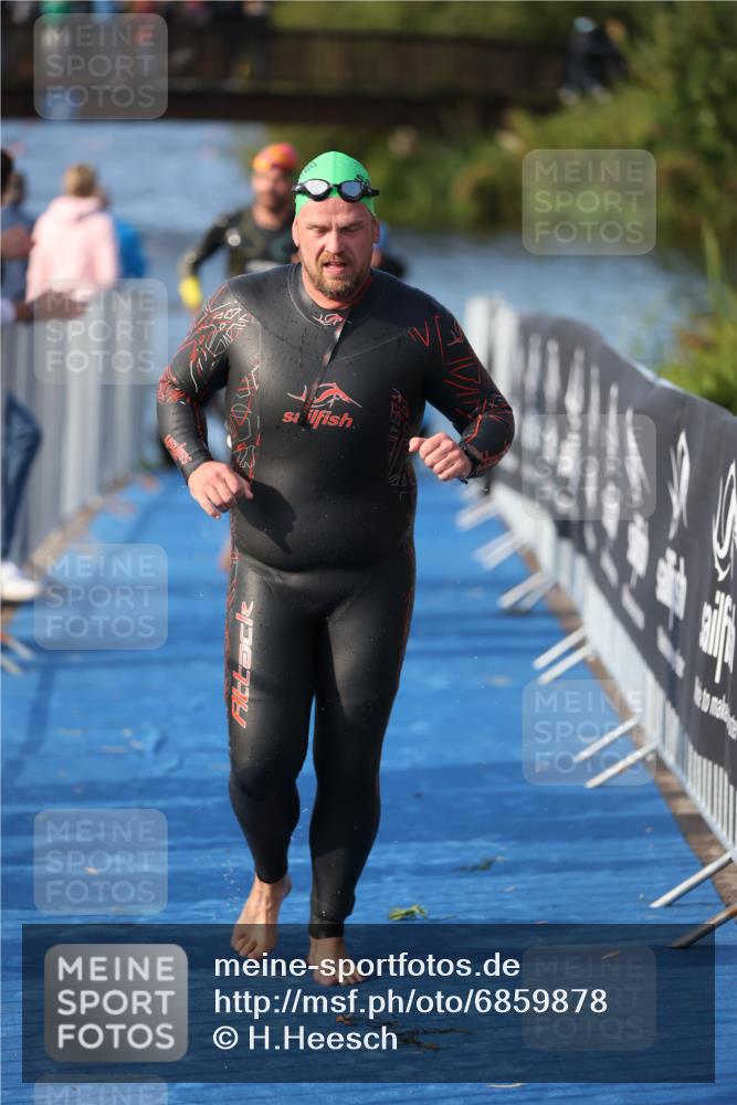 25.08.2024 - Elbe Triathlon Hamburg H.Heesch http://msf.ph/oto/6859878 25.08.2024 09:13:33 Schwimmen 220, 340, 342, 408, 410, 443 meine-sportfotos.de
