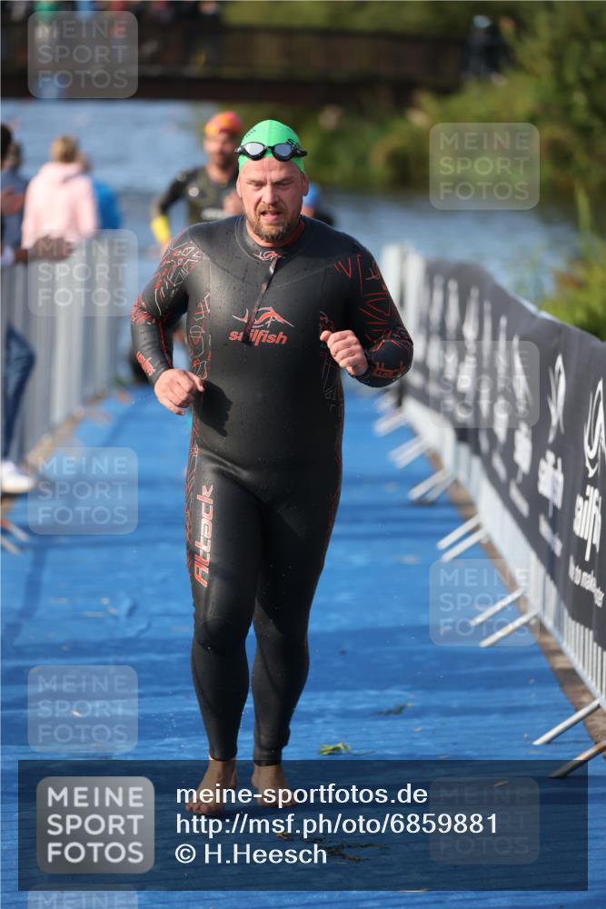 25.08.2024 - Elbe Triathlon Hamburg H.Heesch http://msf.ph/oto/6859881 25.08.2024 09:13:33 Schwimmen 220, 340, 342, 408, 410, 443 meine-sportfotos.de