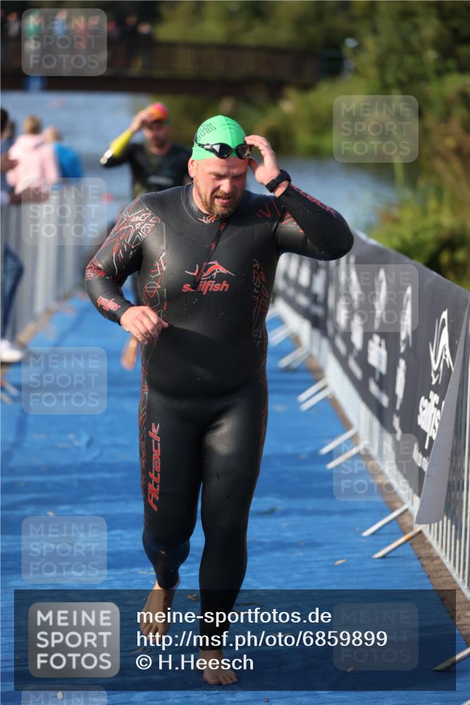 25.08.2024 - Elbe Triathlon Hamburg H.Heesch http://msf.ph/oto/6859899 25.08.2024 09:13:33 Schwimmen 220, 340, 342, 408, 410, 443 meine-sportfotos.de