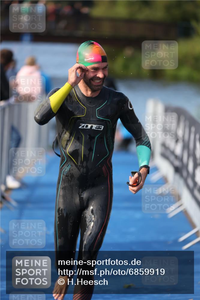 25.08.2024 - Elbe Triathlon Hamburg H.Heesch http://msf.ph/oto/6859919 25.08.2024 09:13:35 Schwimmen 220, 340, 342, 408, 410, 443 meine-sportfotos.de