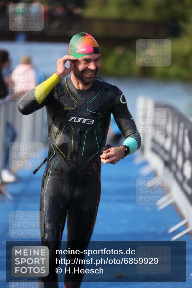 25.08.2024 - Elbe Triathlon Hamburg H.Heesch http://msf.ph/oto/6859929 25.08.2024 09:13:36 Schwimmen 220, 340, 342, 408, 410, 443 meine-sportfotos.de