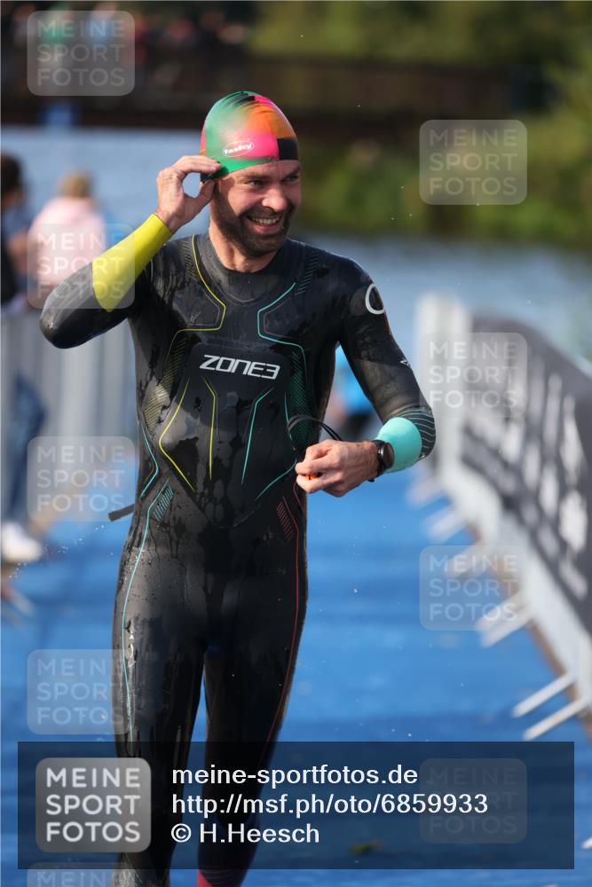 25.08.2024 - Elbe Triathlon Hamburg H.Heesch http://msf.ph/oto/6859933 25.08.2024 09:13:36 Schwimmen 220, 340, 342, 408, 410, 443 meine-sportfotos.de