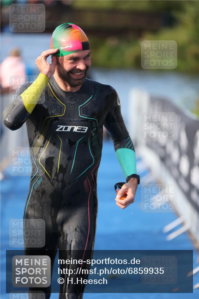 25.08.2024 - Elbe Triathlon Hamburg H.Heesch http://msf.ph/oto/6859935 25.08.2024 09:13:36 Schwimmen 220, 340, 342, 408, 410, 443 meine-sportfotos.de