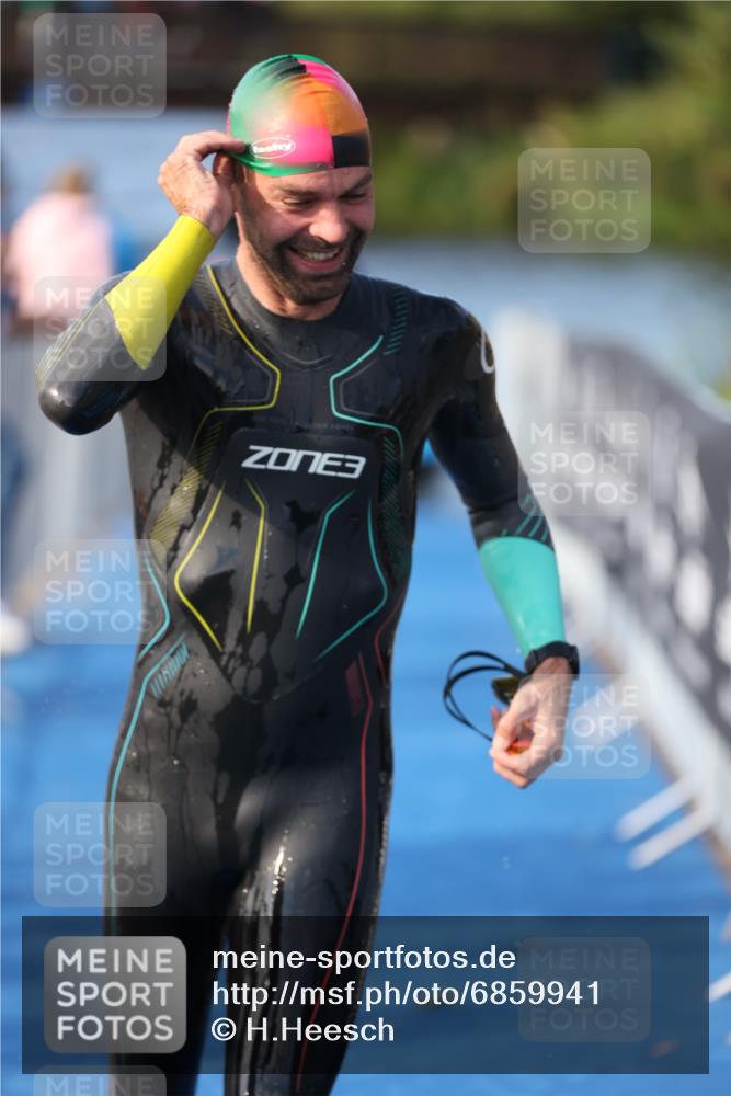 25.08.2024 - Elbe Triathlon Hamburg H.Heesch http://msf.ph/oto/6859941 25.08.2024 09:13:36 Schwimmen 220, 340, 342, 408, 410, 443 meine-sportfotos.de