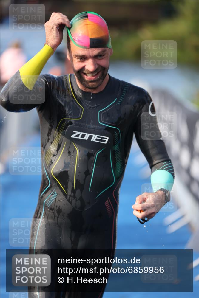 25.08.2024 - Elbe Triathlon Hamburg H.Heesch http://msf.ph/oto/6859956 25.08.2024 09:13:36 Schwimmen 220, 340, 342, 408, 410, 443 meine-sportfotos.de