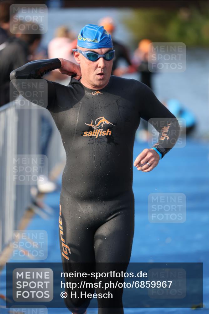 25.08.2024 - Elbe Triathlon Hamburg H.Heesch http://msf.ph/oto/6859967 25.08.2024 09:13:42 Schwimmen 340, 342, 349, 408, 420, 440 meine-sportfotos.de