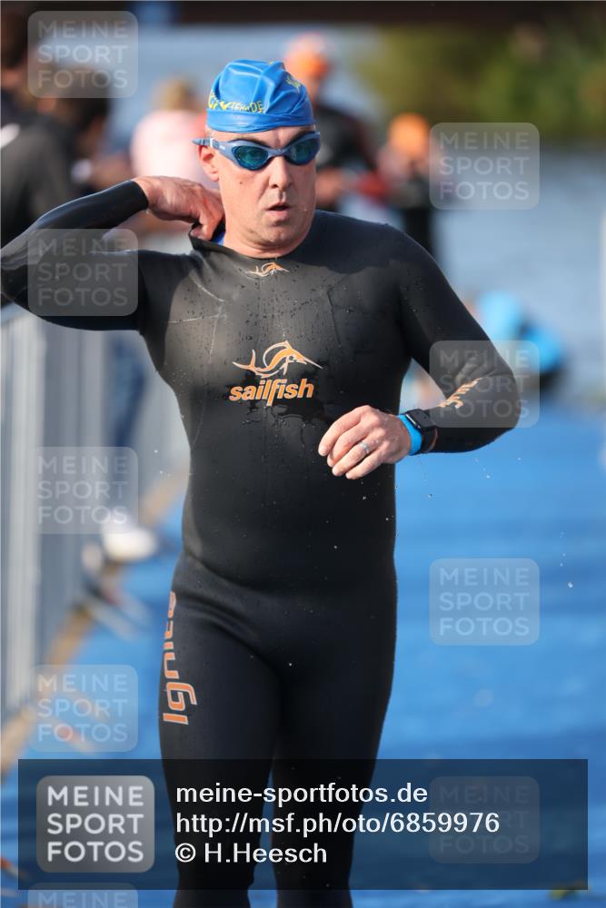 25.08.2024 - Elbe Triathlon Hamburg H.Heesch http://msf.ph/oto/6859976 25.08.2024 09:13:42 Schwimmen 340, 342, 349, 408, 420, 440 meine-sportfotos.de