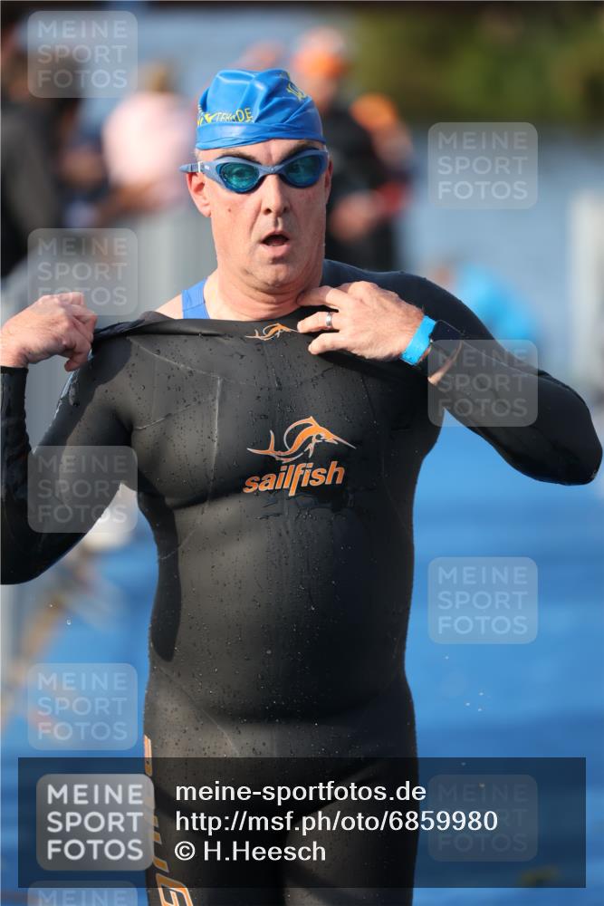 25.08.2024 - Elbe Triathlon Hamburg H.Heesch http://msf.ph/oto/6859980 25.08.2024 09:13:42 Schwimmen 340, 342, 349, 408, 420, 440 meine-sportfotos.de