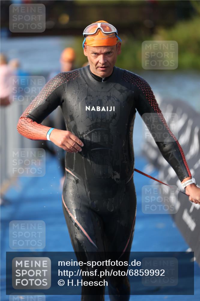 25.08.2024 - Elbe Triathlon Hamburg H.Heesch http://msf.ph/oto/6859992 25.08.2024 09:13:47 Schwimmen 340, 342, 349, 408, 420, 440 meine-sportfotos.de