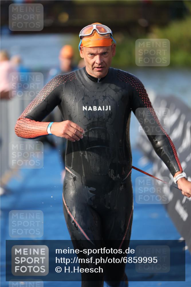 25.08.2024 - Elbe Triathlon Hamburg H.Heesch http://msf.ph/oto/6859995 25.08.2024 09:13:47 Schwimmen 340, 342, 349, 408, 420, 440 meine-sportfotos.de