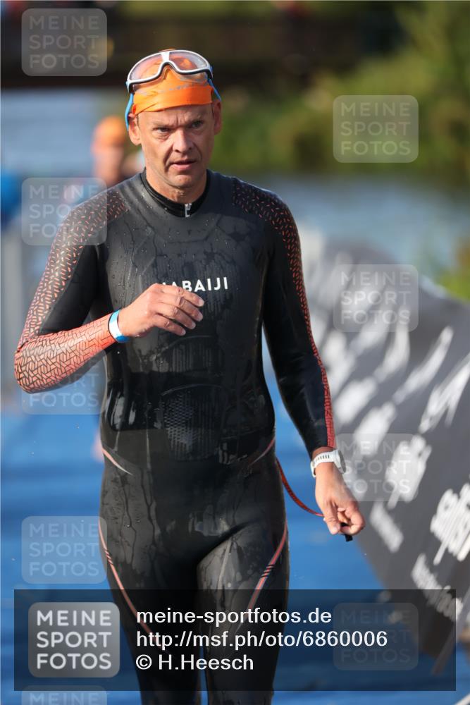 25.08.2024 - Elbe Triathlon Hamburg H.Heesch http://msf.ph/oto/6860006 25.08.2024 09:13:47 Schwimmen 340, 342, 349, 408, 420, 440 meine-sportfotos.de