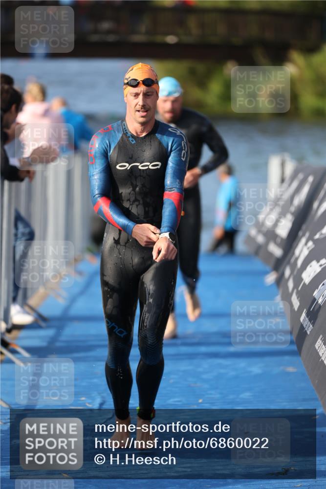 25.08.2024 - Elbe Triathlon Hamburg H.Heesch http://msf.ph/oto/6860022 25.08.2024 09:13:50 Schwimmen 340, 342, 349, 367, 408, 420, 440 meine-sportfotos.de