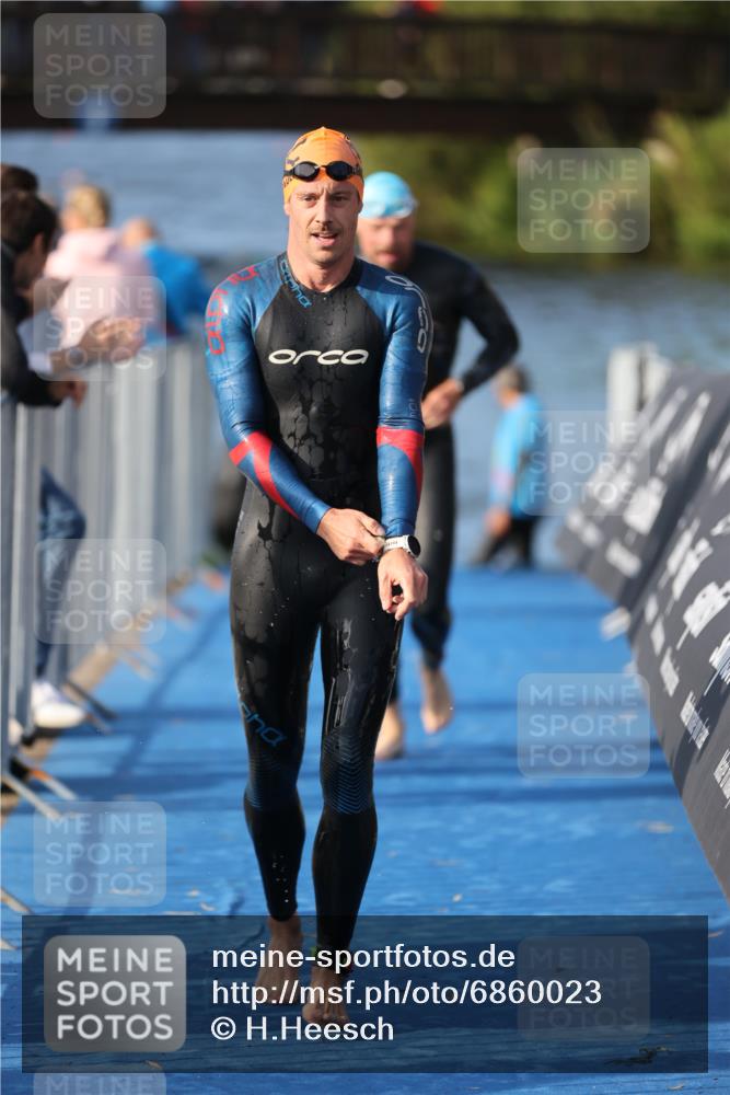 25.08.2024 - Elbe Triathlon Hamburg H.Heesch http://msf.ph/oto/6860023 25.08.2024 09:13:50 Schwimmen 340, 342, 349, 367, 408, 420, 440 meine-sportfotos.de