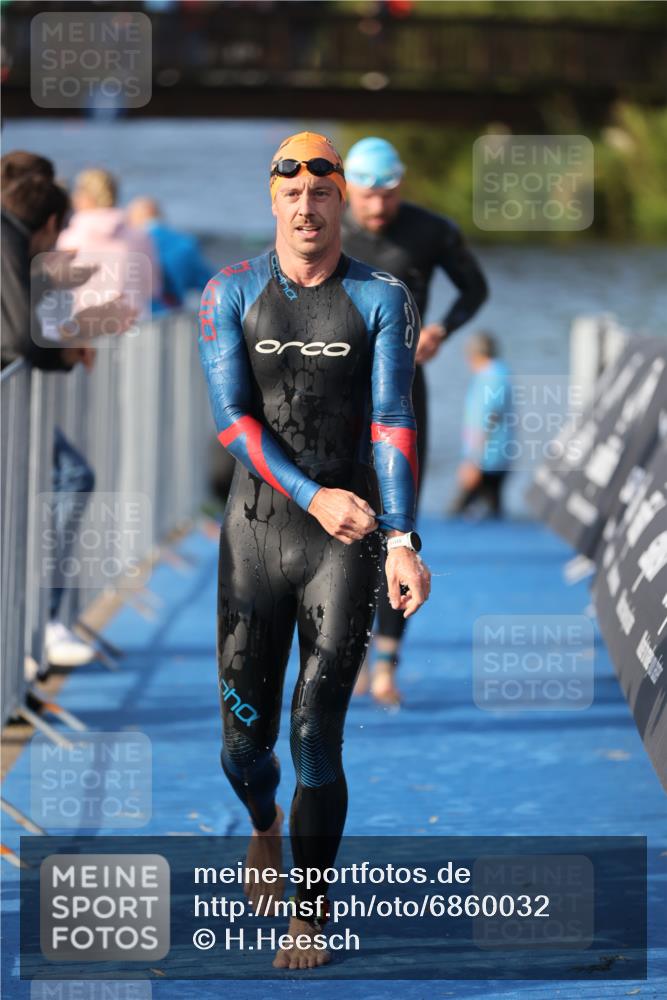 25.08.2024 - Elbe Triathlon Hamburg H.Heesch http://msf.ph/oto/6860032 25.08.2024 09:13:50 Schwimmen 340, 342, 349, 367, 408, 420, 440 meine-sportfotos.de