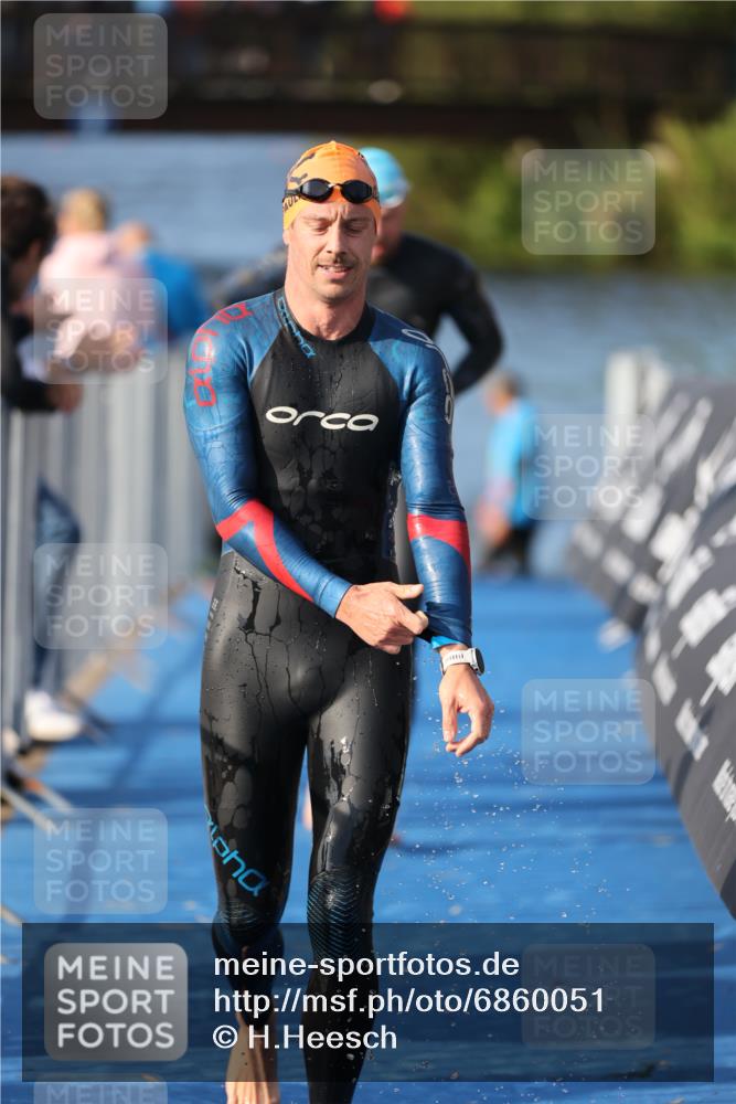 25.08.2024 - Elbe Triathlon Hamburg H.Heesch http://msf.ph/oto/6860051 25.08.2024 09:13:51 Schwimmen 340, 342, 349, 367, 408, 420, 440 meine-sportfotos.de