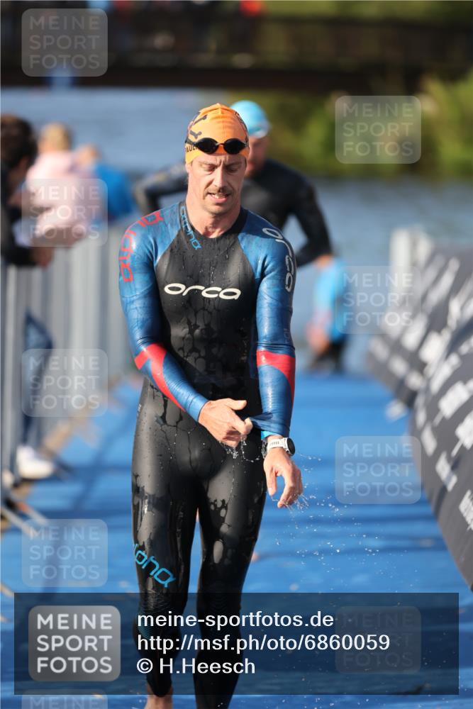 25.08.2024 - Elbe Triathlon Hamburg H.Heesch http://msf.ph/oto/6860059 25.08.2024 09:13:51 Schwimmen 340, 342, 349, 367, 408, 420, 440 meine-sportfotos.de