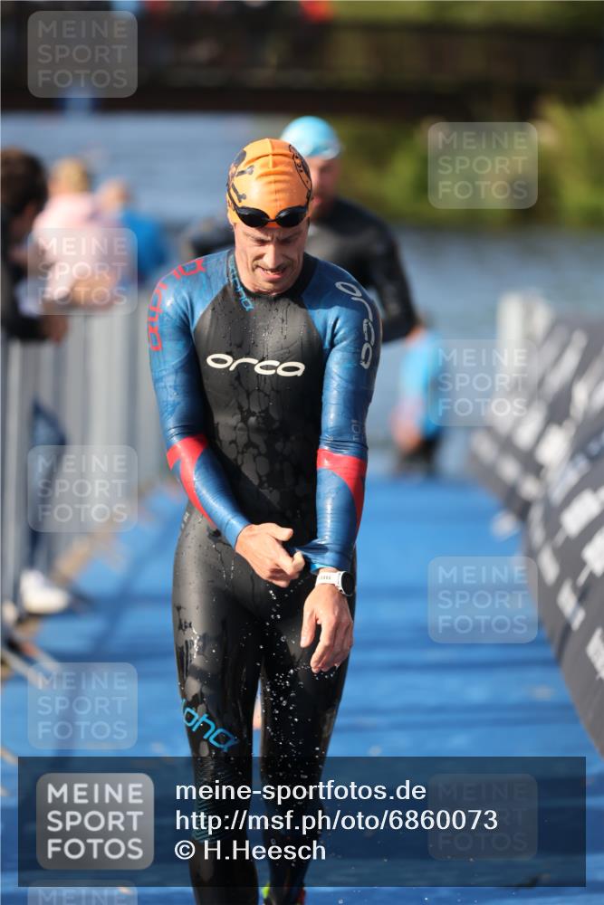 25.08.2024 - Elbe Triathlon Hamburg H.Heesch http://msf.ph/oto/6860073 25.08.2024 09:13:51 Schwimmen 340, 342, 349, 367, 408, 420, 440 meine-sportfotos.de