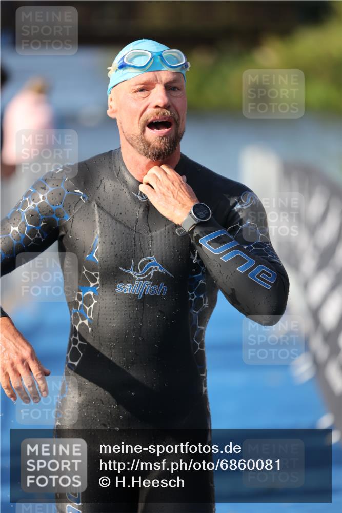 25.08.2024 - Elbe Triathlon Hamburg H.Heesch http://msf.ph/oto/6860081 25.08.2024 09:13:54 Schwimmen 340, 349, 367, 408, 420, 440 meine-sportfotos.de
