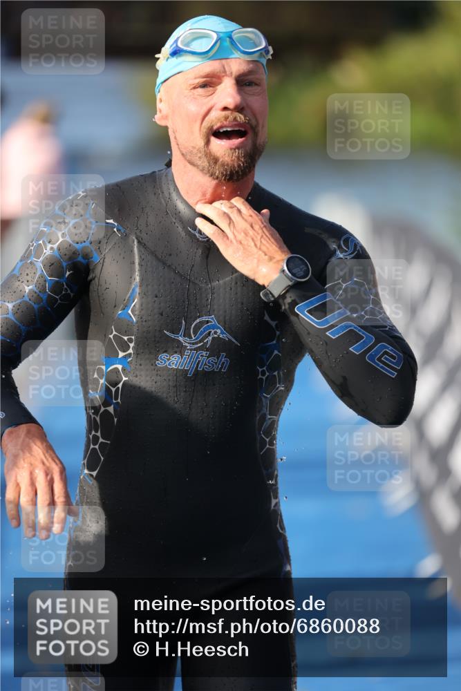 25.08.2024 - Elbe Triathlon Hamburg H.Heesch http://msf.ph/oto/6860088 25.08.2024 09:13:54 Schwimmen 340, 349, 367, 408, 420, 440 meine-sportfotos.de