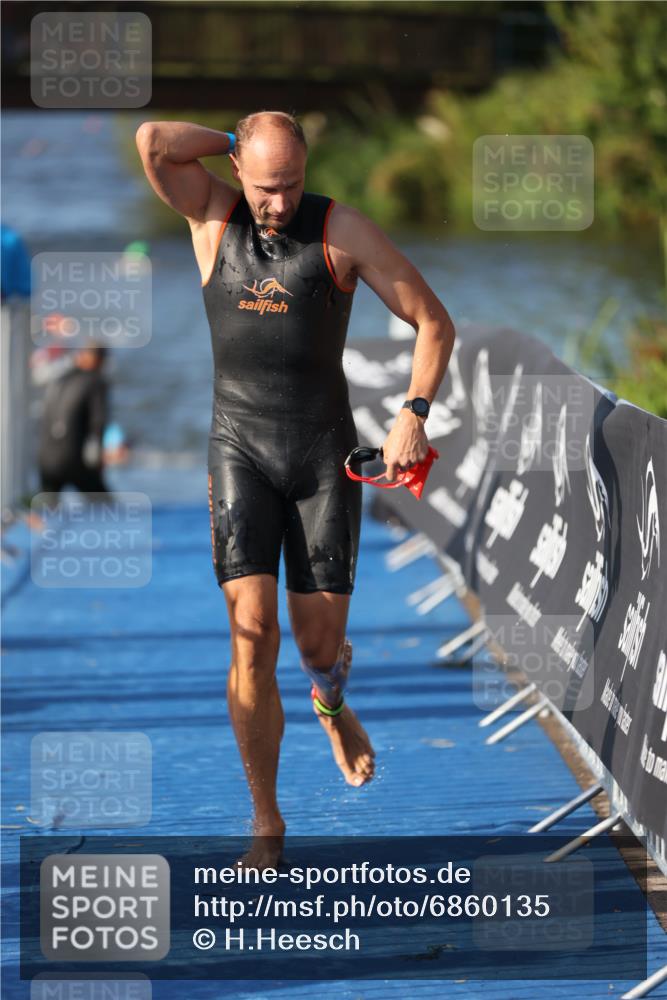 25.08.2024 - Elbe Triathlon Hamburg H.Heesch http://msf.ph/oto/6860135 25.08.2024 09:14:04 Schwimmen 349, 367, 408, 420, 440 meine-sportfotos.de