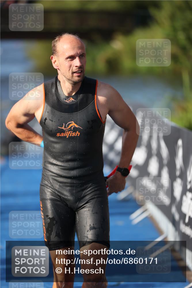25.08.2024 - Elbe Triathlon Hamburg H.Heesch http://msf.ph/oto/6860171 25.08.2024 09:14:05 Schwimmen 349, 367, 408, 420, 440 meine-sportfotos.de