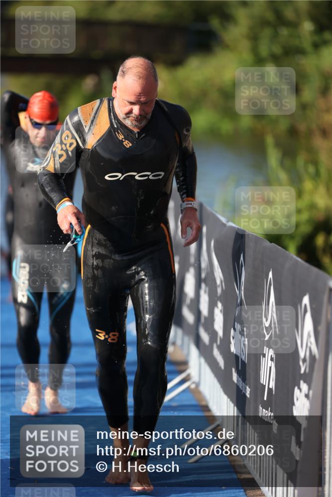 25.08.2024 - Elbe Triathlon Hamburg H.Heesch http://msf.ph/oto/6860206 25.08.2024 09:14:24 Schwimmen 338, 404, 414, 415, 419, 465 meine-sportfotos.de
