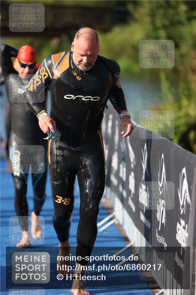 25.08.2024 - Elbe Triathlon Hamburg H.Heesch http://msf.ph/oto/6860217 25.08.2024 09:14:24 Schwimmen 338, 404, 414, 415, 419, 465 meine-sportfotos.de