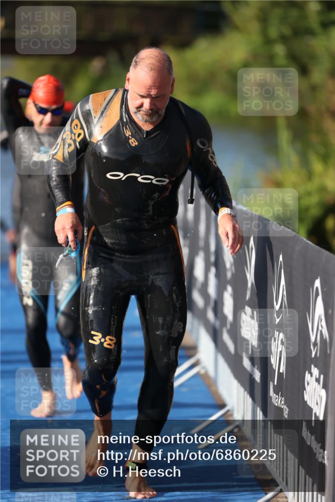 25.08.2024 - Elbe Triathlon Hamburg H.Heesch http://msf.ph/oto/6860225 25.08.2024 09:14:24 Schwimmen 338, 404, 414, 415, 419, 465 meine-sportfotos.de