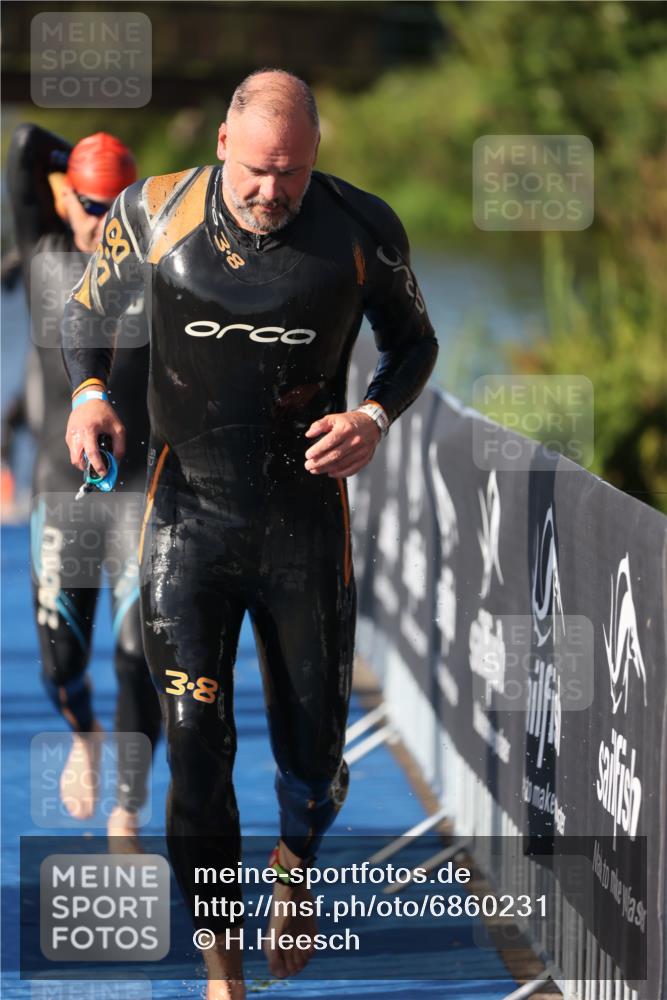 25.08.2024 - Elbe Triathlon Hamburg H.Heesch http://msf.ph/oto/6860231 25.08.2024 09:14:24 Schwimmen 338, 404, 414, 415, 419, 465 meine-sportfotos.de