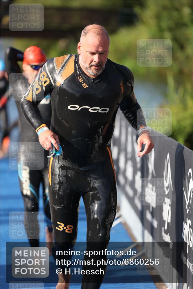 25.08.2024 - Elbe Triathlon Hamburg H.Heesch http://msf.ph/oto/6860256 25.08.2024 09:14:25 Schwimmen 338, 404, 414, 415, 419, 465 meine-sportfotos.de