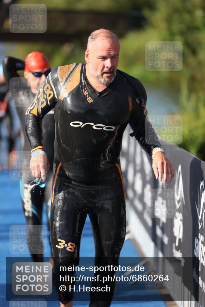 25.08.2024 - Elbe Triathlon Hamburg H.Heesch http://msf.ph/oto/6860264 25.08.2024 09:14:25 Schwimmen 338, 404, 414, 415, 419, 465 meine-sportfotos.de