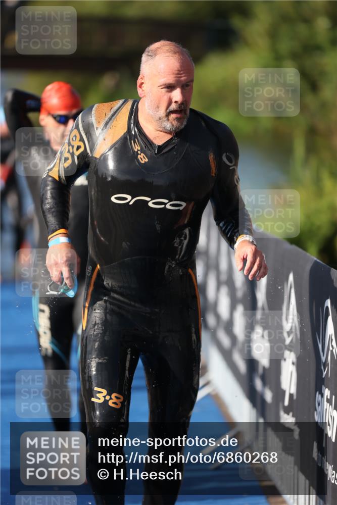 25.08.2024 - Elbe Triathlon Hamburg H.Heesch http://msf.ph/oto/6860268 25.08.2024 09:14:25 Schwimmen 338, 404, 414, 415, 419, 465 meine-sportfotos.de