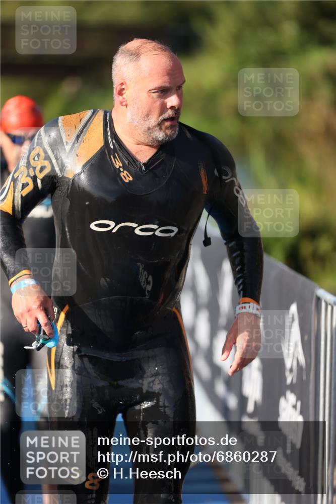 25.08.2024 - Elbe Triathlon Hamburg H.Heesch http://msf.ph/oto/6860287 25.08.2024 09:14:25 Schwimmen 338, 404, 414, 415, 419, 465 meine-sportfotos.de