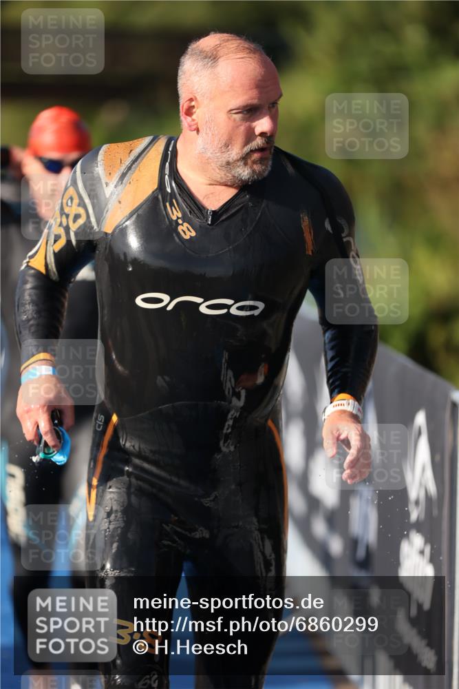 25.08.2024 - Elbe Triathlon Hamburg H.Heesch http://msf.ph/oto/6860299 25.08.2024 09:14:26 Schwimmen 338, 404, 414, 415, 419, 465 meine-sportfotos.de
