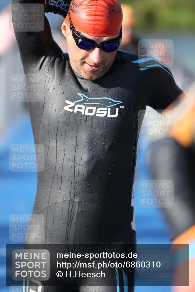 25.08.2024 - Elbe Triathlon Hamburg H.Heesch http://msf.ph/oto/6860310 25.08.2024 09:14:28 Schwimmen 338, 404, 414, 415, 419, 465 meine-sportfotos.de