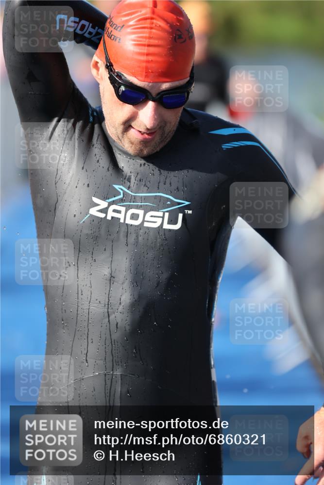 25.08.2024 - Elbe Triathlon Hamburg H.Heesch http://msf.ph/oto/6860321 25.08.2024 09:14:28 Schwimmen 338, 404, 414, 415, 419, 465 meine-sportfotos.de
