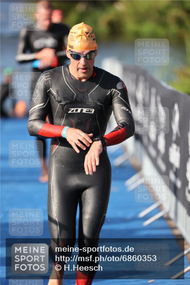 25.08.2024 - Elbe Triathlon Hamburg H.Heesch http://msf.ph/oto/6860353 25.08.2024 09:14:30 Schwimmen 338, 404, 414, 415, 419, 465 meine-sportfotos.de