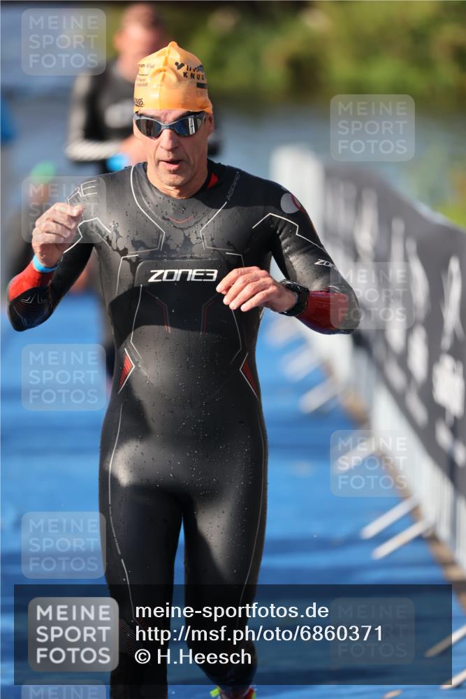 25.08.2024 - Elbe Triathlon Hamburg H.Heesch http://msf.ph/oto/6860371 25.08.2024 09:14:30 Schwimmen 338, 404, 414, 415, 419, 465 meine-sportfotos.de