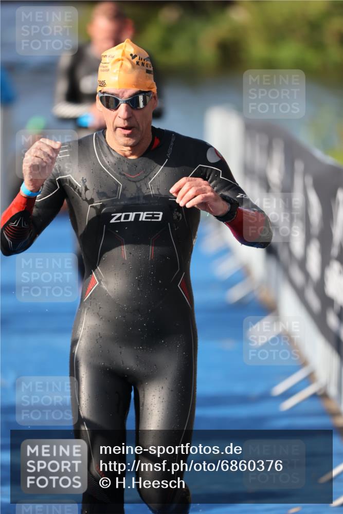 25.08.2024 - Elbe Triathlon Hamburg H.Heesch http://msf.ph/oto/6860376 25.08.2024 09:14:30 Schwimmen 338, 404, 414, 415, 419, 465 meine-sportfotos.de