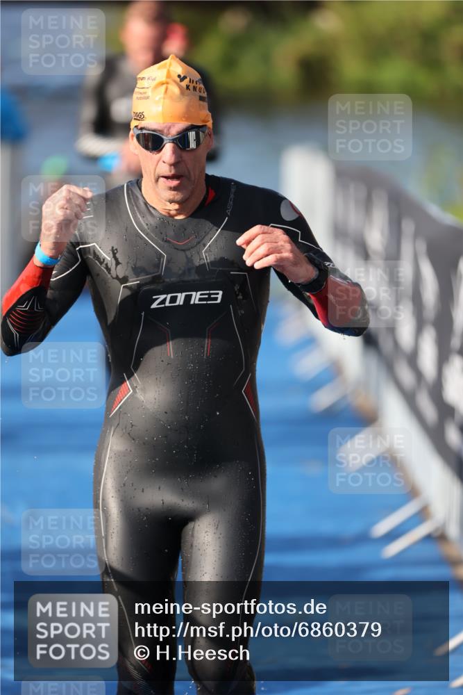 25.08.2024 - Elbe Triathlon Hamburg H.Heesch http://msf.ph/oto/6860379 25.08.2024 09:14:30 Schwimmen 338, 404, 414, 415, 419, 465 meine-sportfotos.de