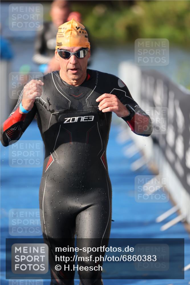 25.08.2024 - Elbe Triathlon Hamburg H.Heesch http://msf.ph/oto/6860383 25.08.2024 09:14:30 Schwimmen 338, 404, 414, 415, 419, 465 meine-sportfotos.de