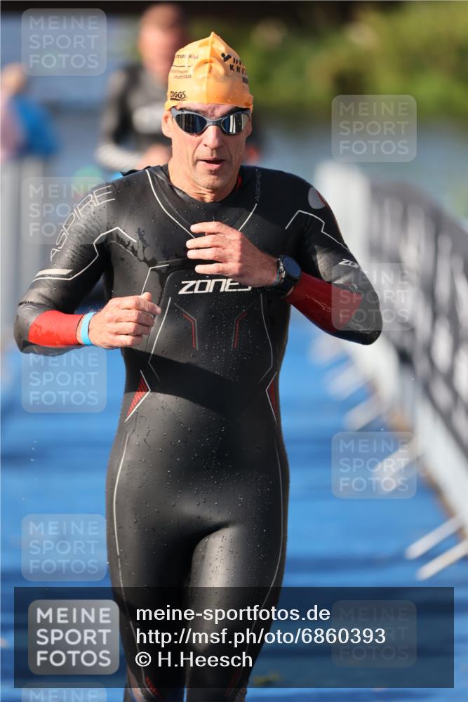 25.08.2024 - Elbe Triathlon Hamburg H.Heesch http://msf.ph/oto/6860393 25.08.2024 09:14:30 Schwimmen 338, 404, 414, 415, 419, 465 meine-sportfotos.de