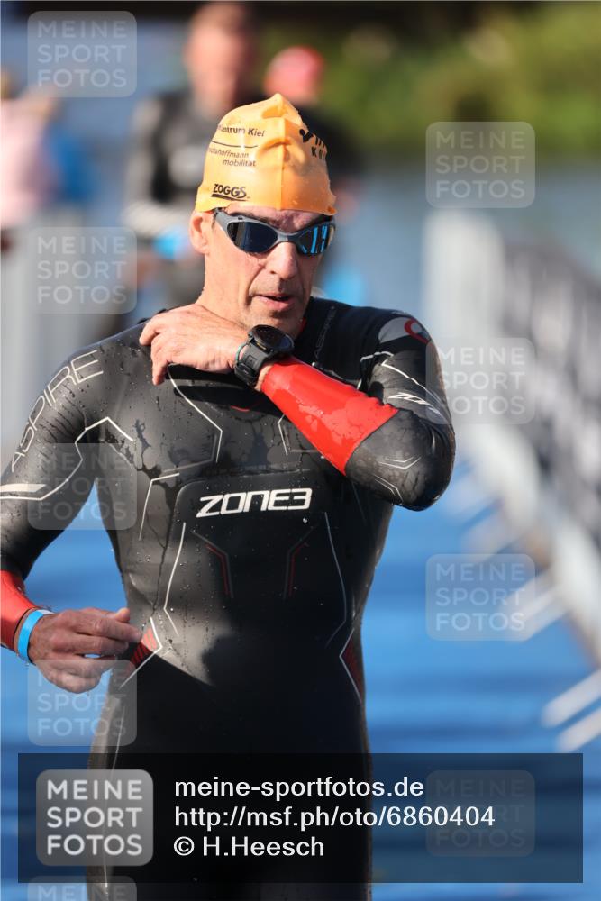 25.08.2024 - Elbe Triathlon Hamburg H.Heesch http://msf.ph/oto/6860404 25.08.2024 09:14:31 Schwimmen 338, 404, 414, 415, 419, 465 meine-sportfotos.de