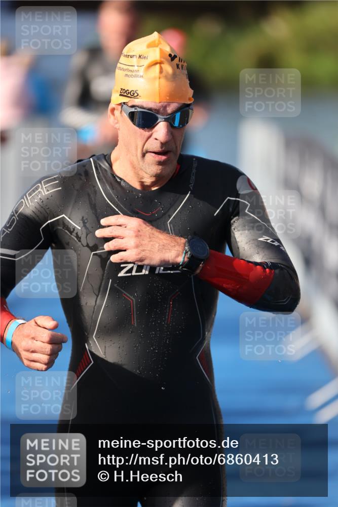 25.08.2024 - Elbe Triathlon Hamburg H.Heesch http://msf.ph/oto/6860413 25.08.2024 09:14:31 Schwimmen 338, 404, 414, 415, 419, 465 meine-sportfotos.de