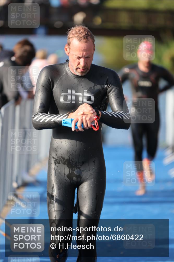 25.08.2024 - Elbe Triathlon Hamburg H.Heesch http://msf.ph/oto/6860422 25.08.2024 09:14:33 Schwimmen 338, 404, 414, 415, 419, 465 meine-sportfotos.de